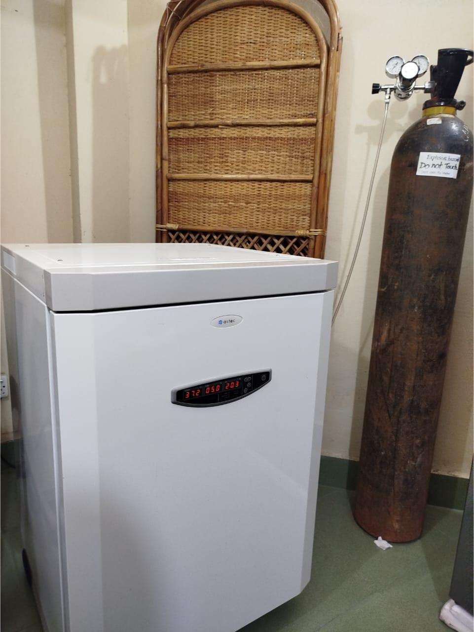 Deep freezer for lab samples